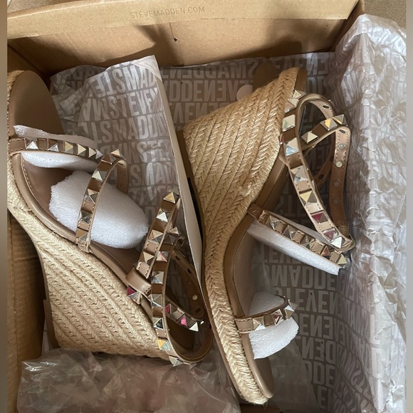 Steve Madden Studded Wedges Mali Tan - Picture 2 of 5